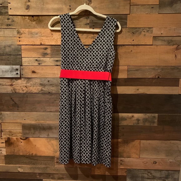 Sleeveless Corey P Dress - Picture 2 of 7